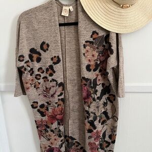 Beautiful, romantic, flower and animal print  cardigan. 3/4 sleeve
